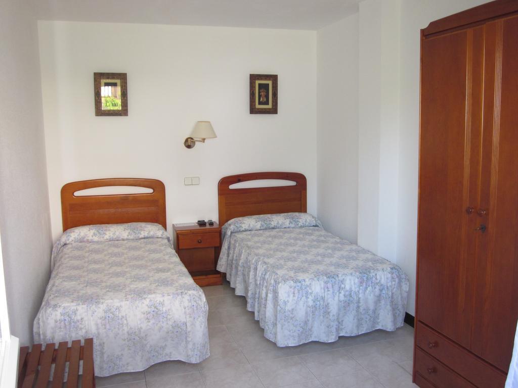 Habitaciones Lopez Azcona Noja Rum bild